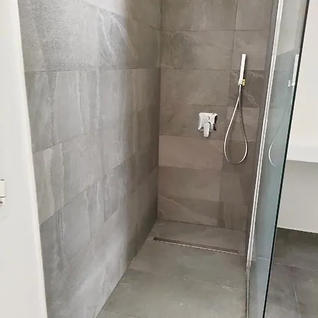 Πανσιόν Leo Νότο